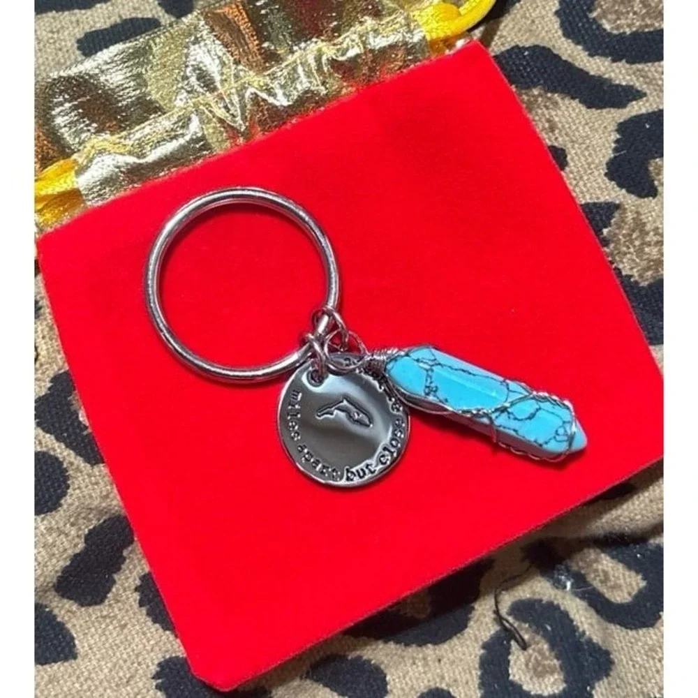 NEW Miles Apart Close At‎ Heart State Keychain w/ Turq Healing Crystal, Florida